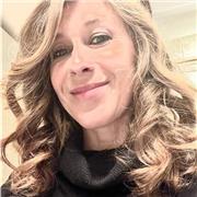 Laureata in lingue impartisce lezioni Francese, Spagnolo e inglese